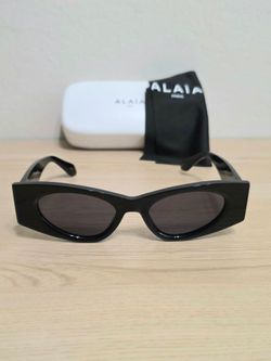 Alaïa - Lettering Logo Sunglasses
