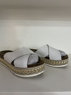 Platform Slides With Studs