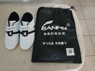 Children fitness shoes size 3