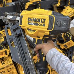 Dewalt 20v. Cordless 30° Framing Nailer Tool Only 