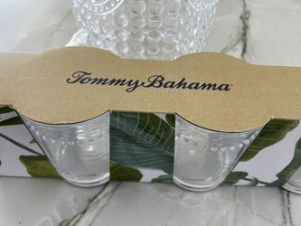 New Tommy Bahama Acrylic Entertaining Set – 4 Glasses + Drink Dispenser