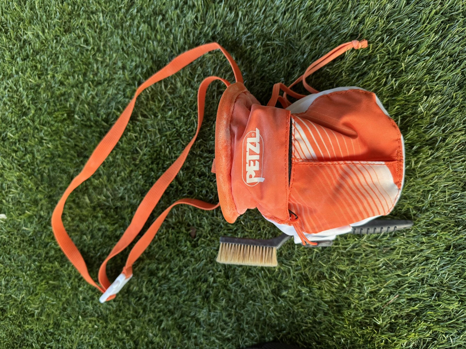 Petzl Chalk Bag With Chalk And Brush
