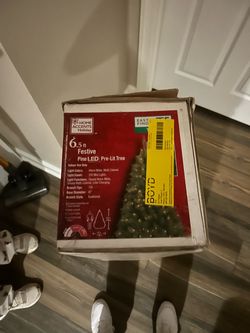 6.5 ft Christmas tree