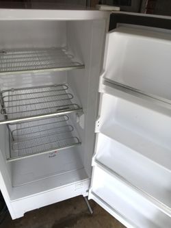 Ge White 10.1 Cu Ft Upright Freezer
