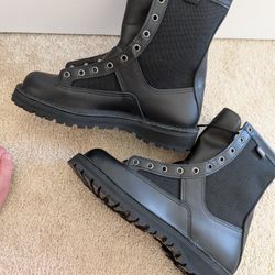 New Danner Women's Boots- Acadia 8"