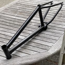 Cult Dehart 20.75” toptube bmx frame, black 