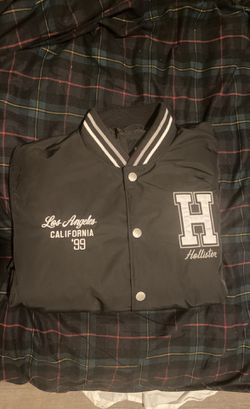 Hollister Jacket for Sale in Hoquiam, WA - OfferUp