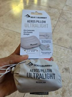 Sea to Summit Aeros Ultralight Inflatable Air Pillow Regular Gray w/ PillowLock.
13"x10"x4". 1.9 oz.