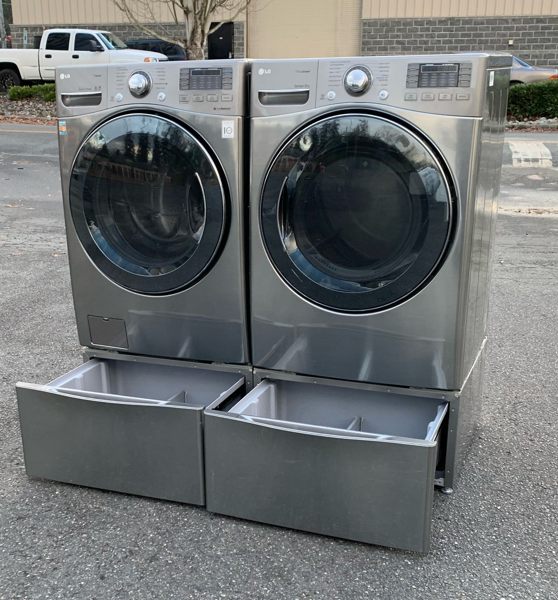 Lg Washer And Dryer (electric Dryer ) for Sale in WA OfferUp