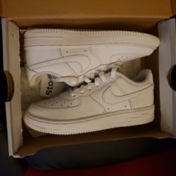 Triple White Air Force 1