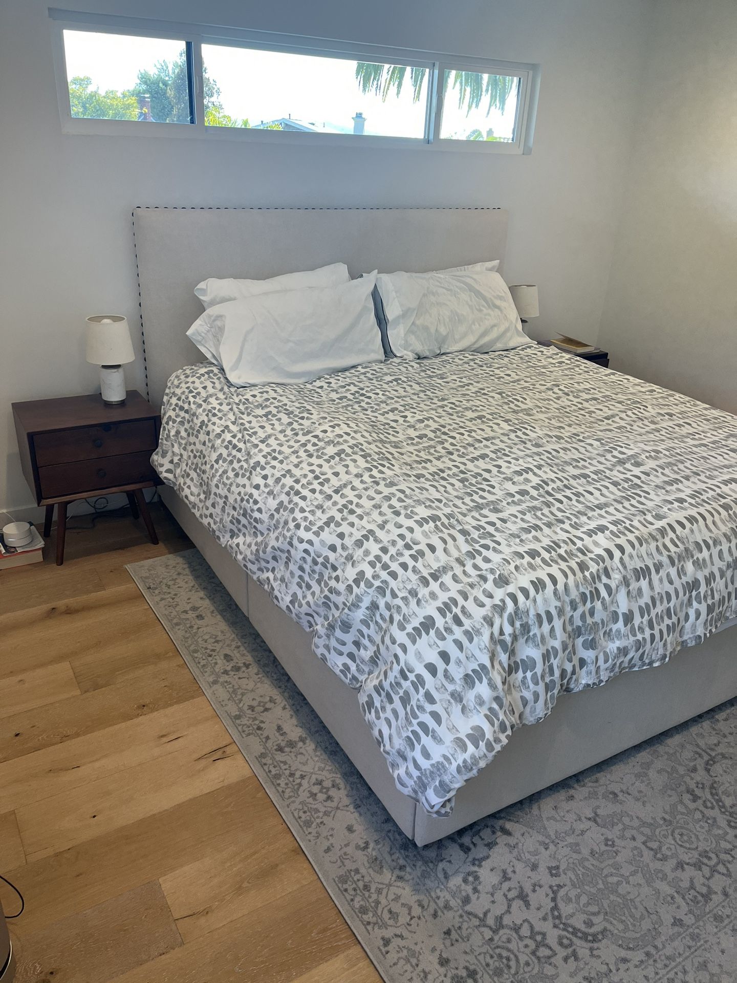 California King Pottery Barn Bed for Sale in Solana Beach, CA OfferUp