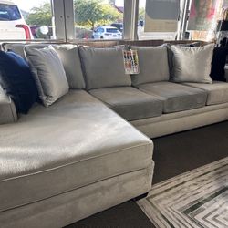 Stunning Grey Sectional! $1599 🩶✨🤍