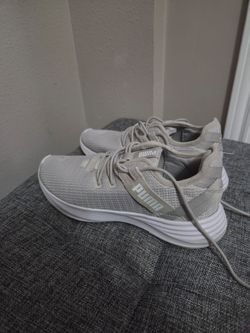 Women's Puma Tennis Shoes- Size 6 1/2