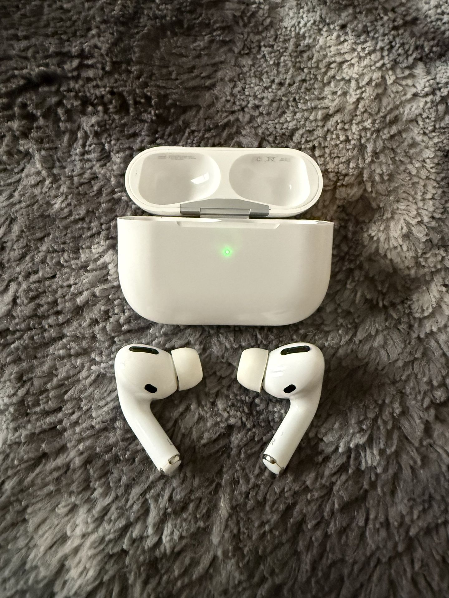 AirPods Pro (1st Gen) – Left Earbud Broken