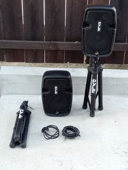 Pyle Portable Bluetooth 700w PA Party Speakers With Stands (Like New) $125