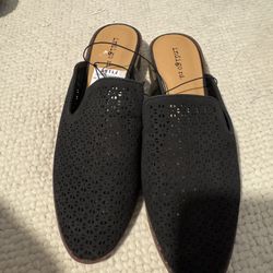 New Womens Size 7.5 M Indigo Rd Hayze Mules Black 