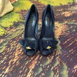 Louis Vuitton Kimono Suede Pumps