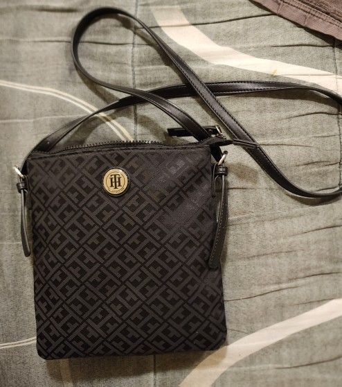 Tommy Hilfiger Cross-Body Purse- New Condition
