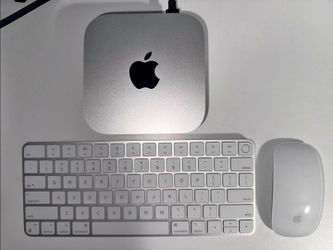 Apple M4 Mac Mini (16gb RAM/ 256 Storage) with Magic Keyboard w/ Touch ID and Magic Mouse