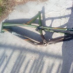 Strumpjumper Pro, Specialized Bike Frame 