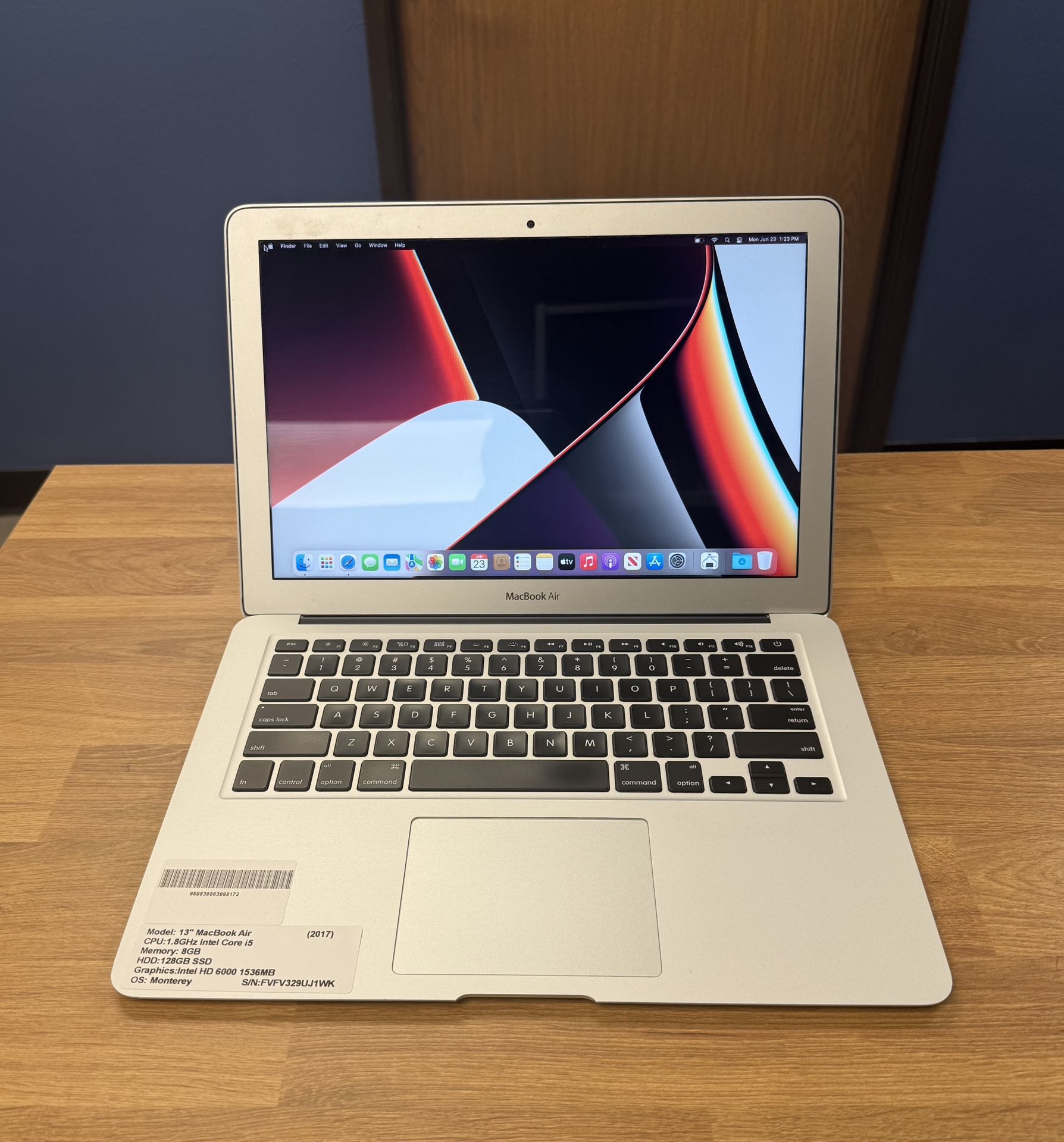 13 Inch MacBook Air*1.8Ghz Intel Core i5*128GB SSD*8GB RAM