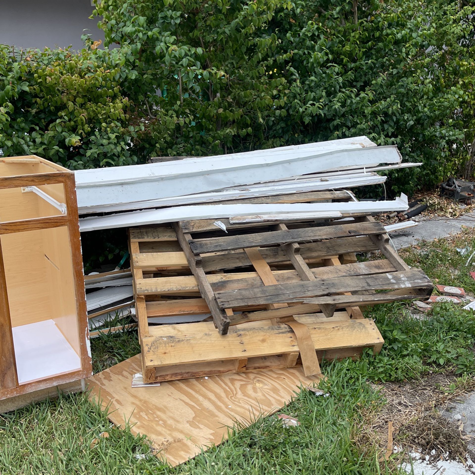 Free Wood Pallets And More
