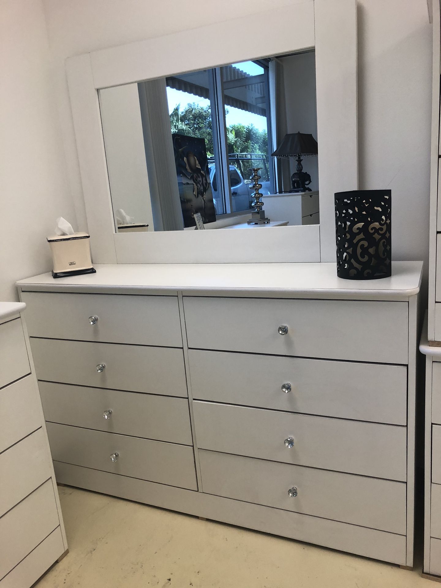 White 8 Drawer Dresser With Mirror