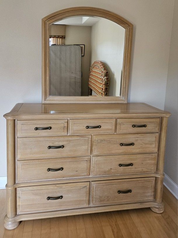 Natural Oak Wood dresser with a mirror.