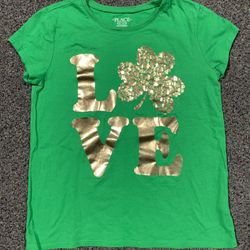 Girls size 10/12 shimmery gold shamrock love St Patrick’s Day shirt - worn once like new 