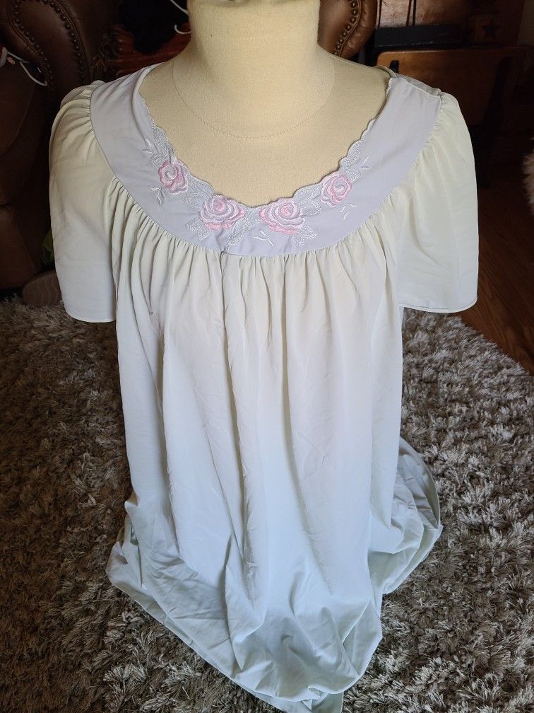 Beautiful vintage nightgown