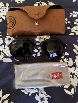 Ray-Ban Aviator Sunglasses with Case