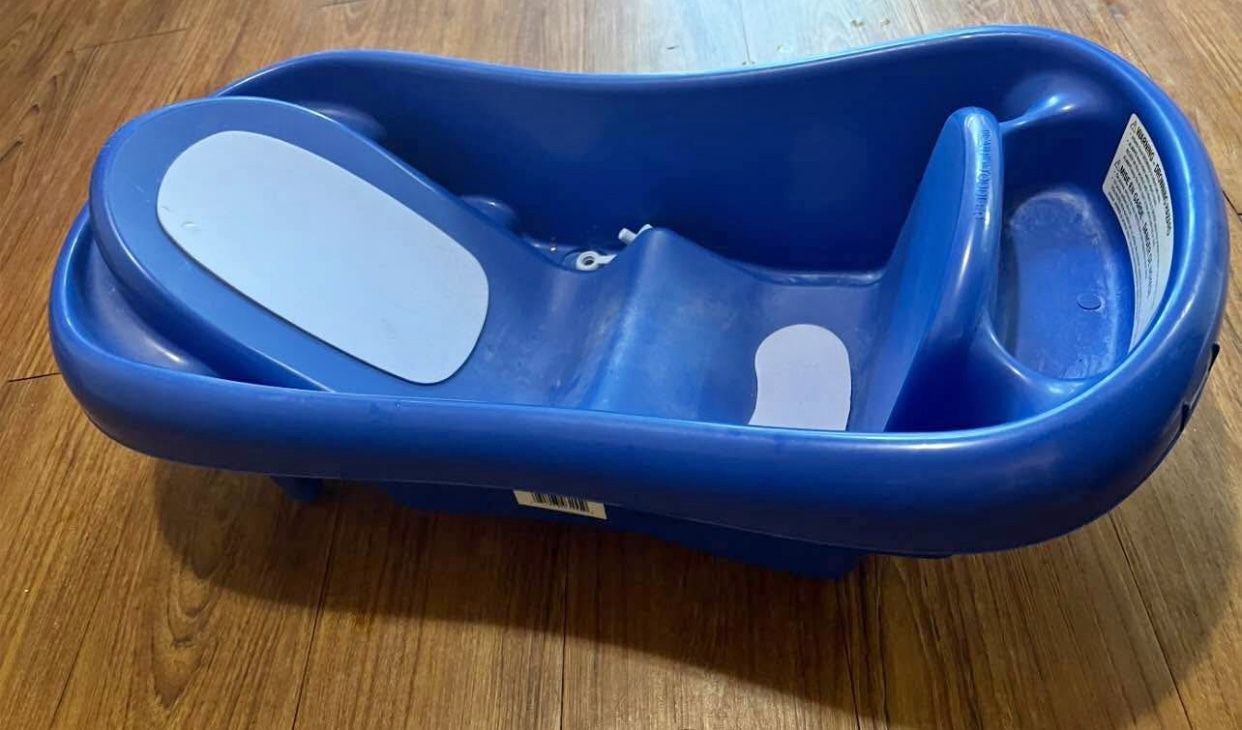 Very Good Condition Baby Bath Tub