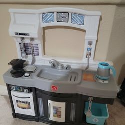 Toy kitchen