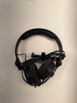 Sennheiser HD 25-1 II Professional DJ Headphones – 70 Ohm