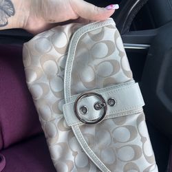 Authentic Coach vintage signature Jacquard wristlet