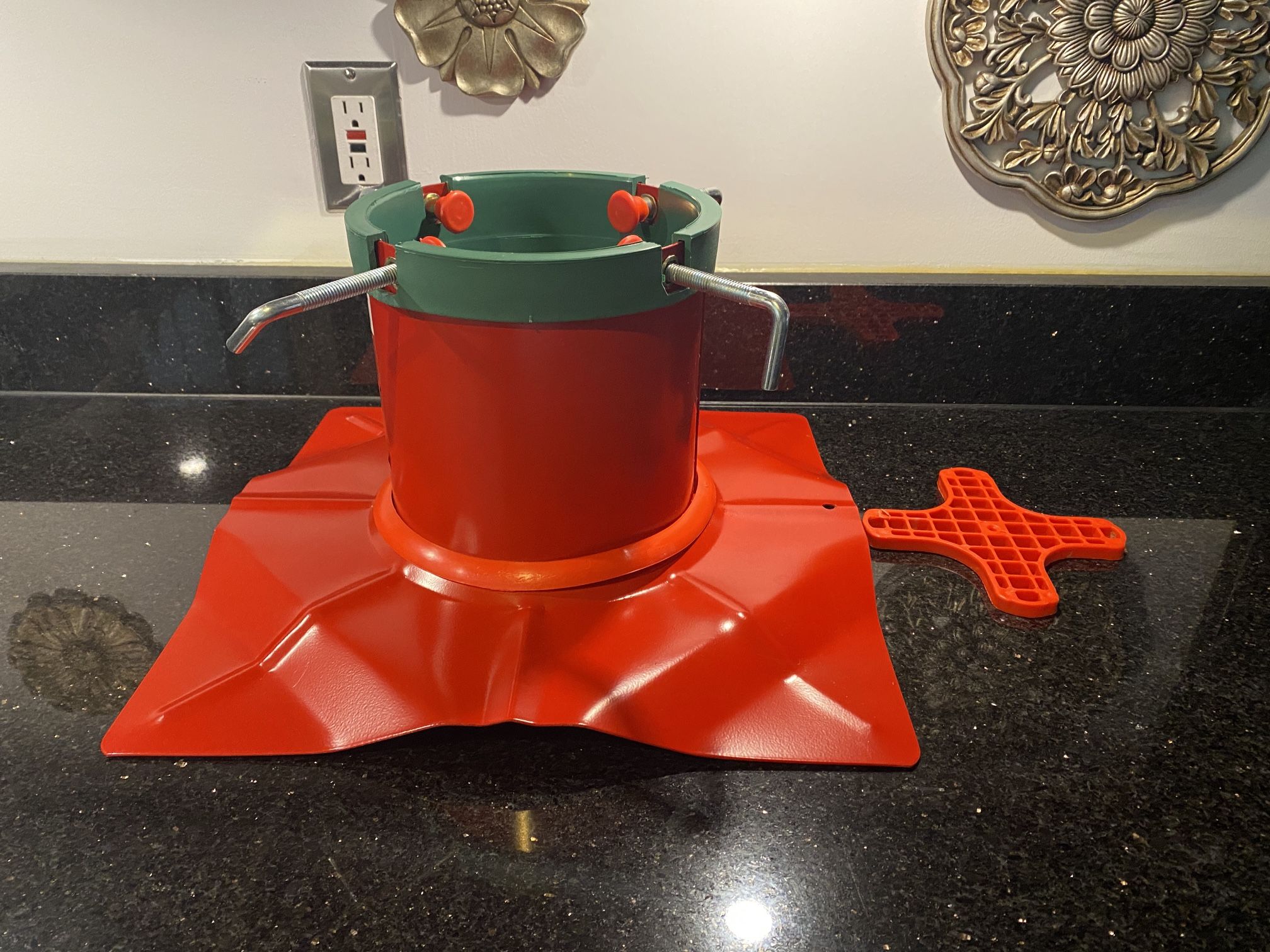 Santa's Solution Red Steel Christmas Live Tree Stand Up To 9' Tall & Trunk 5.5”