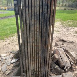 Metal foldable/ Expandable  gate/fence panels (4).(like using in front gas stations)
