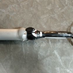 Revlon Ceramic 1 1/2" Curling Iron