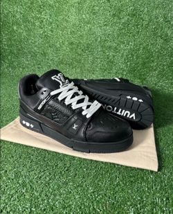 Black lv comes with box and tags size 8 brand new