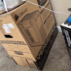 C70 Mid Tower Gaming Case 