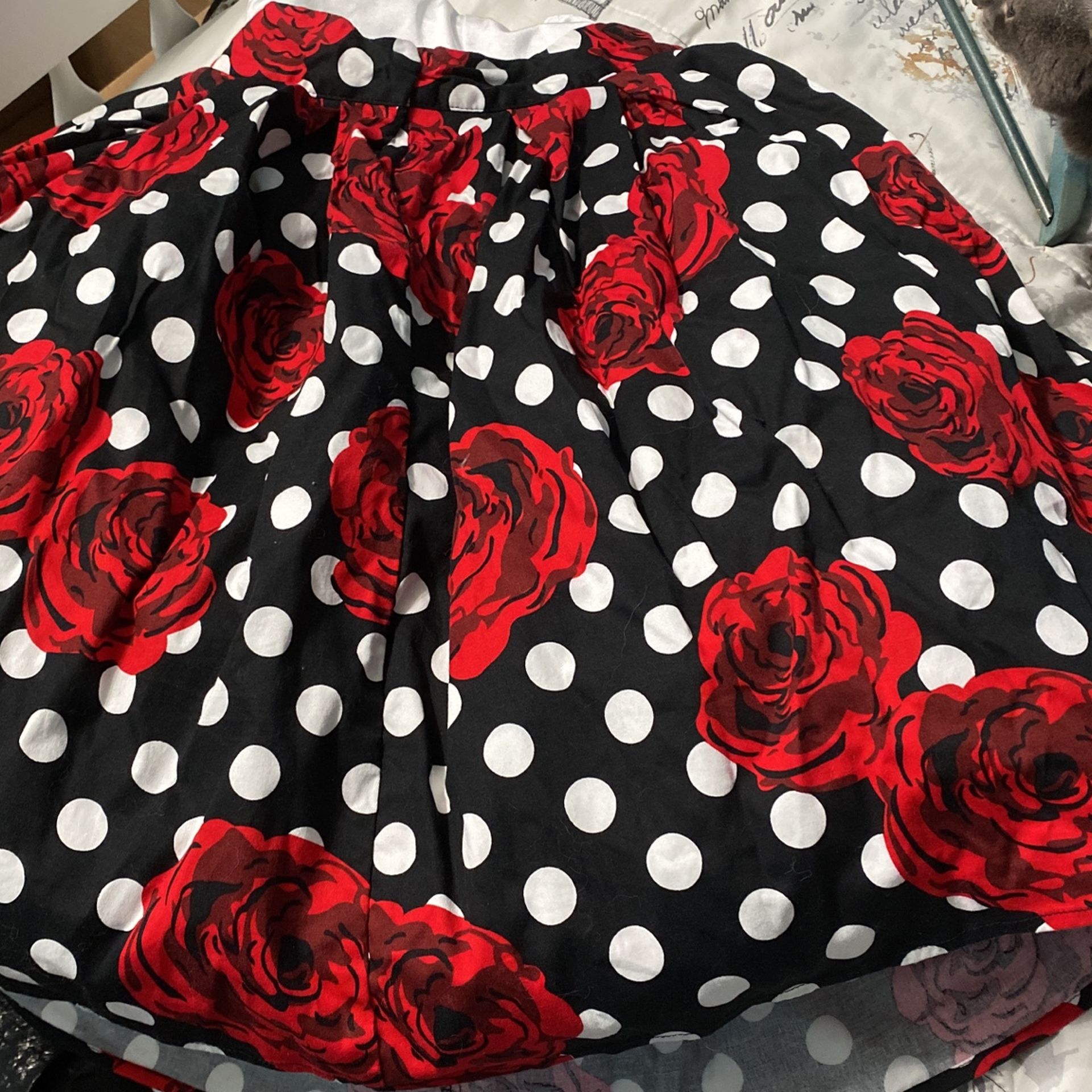 Cute Floral Knee length Skirt + Tulle Petticoat