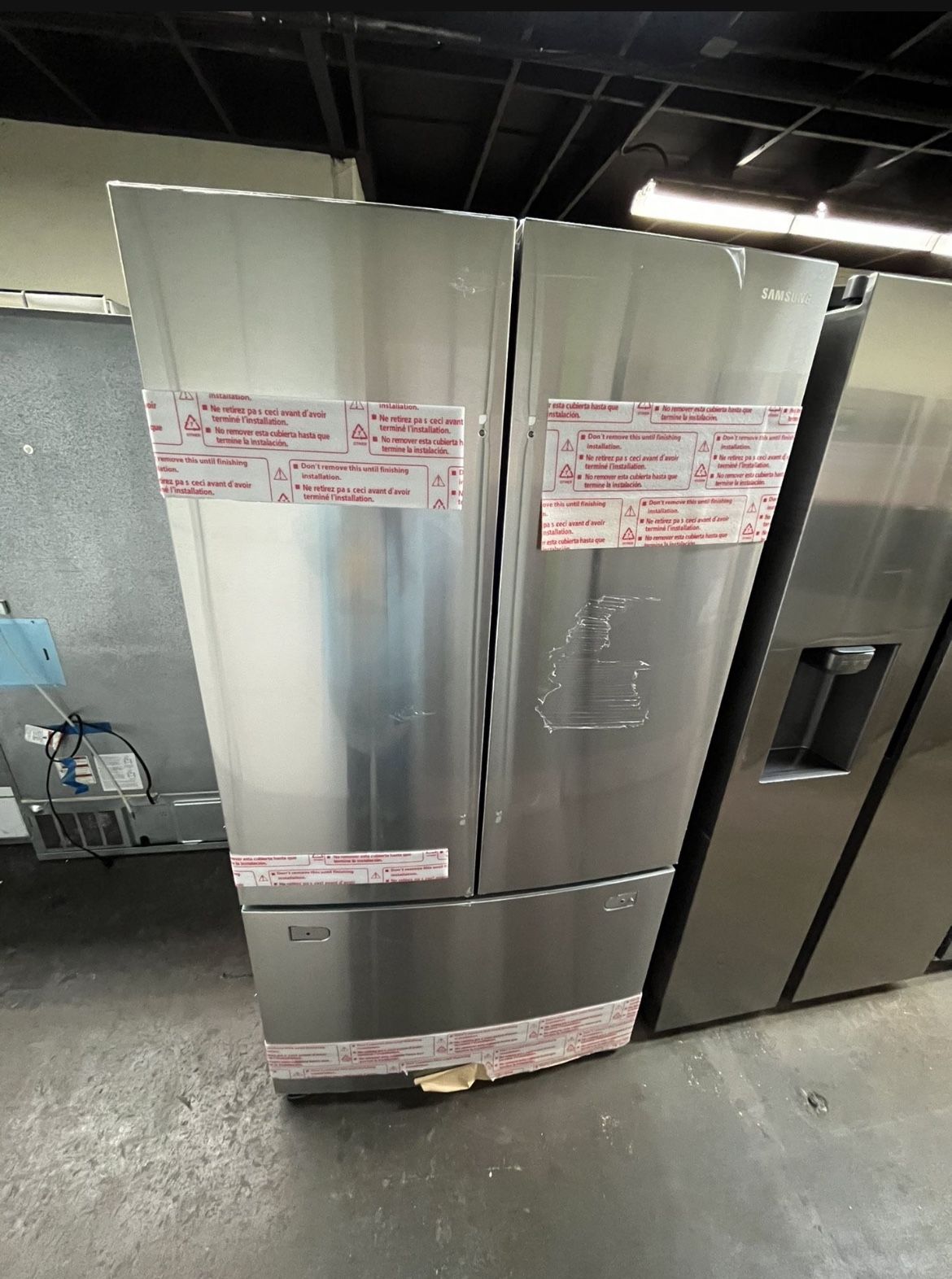 SAMSUNG NEW STAINLESS STEEL REFRIGERATOR