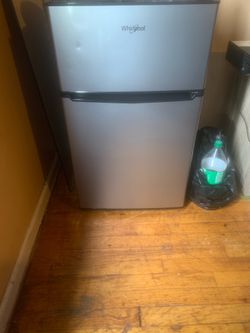 Whirlpool mini fridge