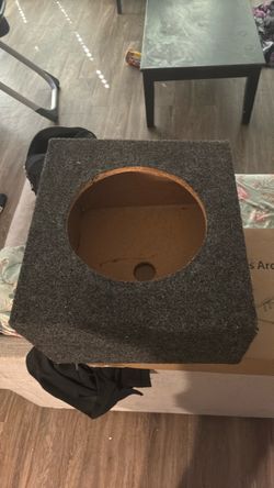 Subwoofer box/speaker enclosure.