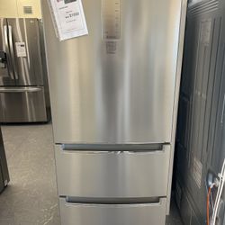 ✨LG 26 Cubic Ft Counter Depth Kimchi Refrigerator In Platinum Silver Finish✨ 