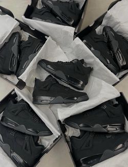 Jordan 4’s Black cats