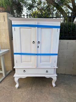 Vintage wardrobe/cabinet