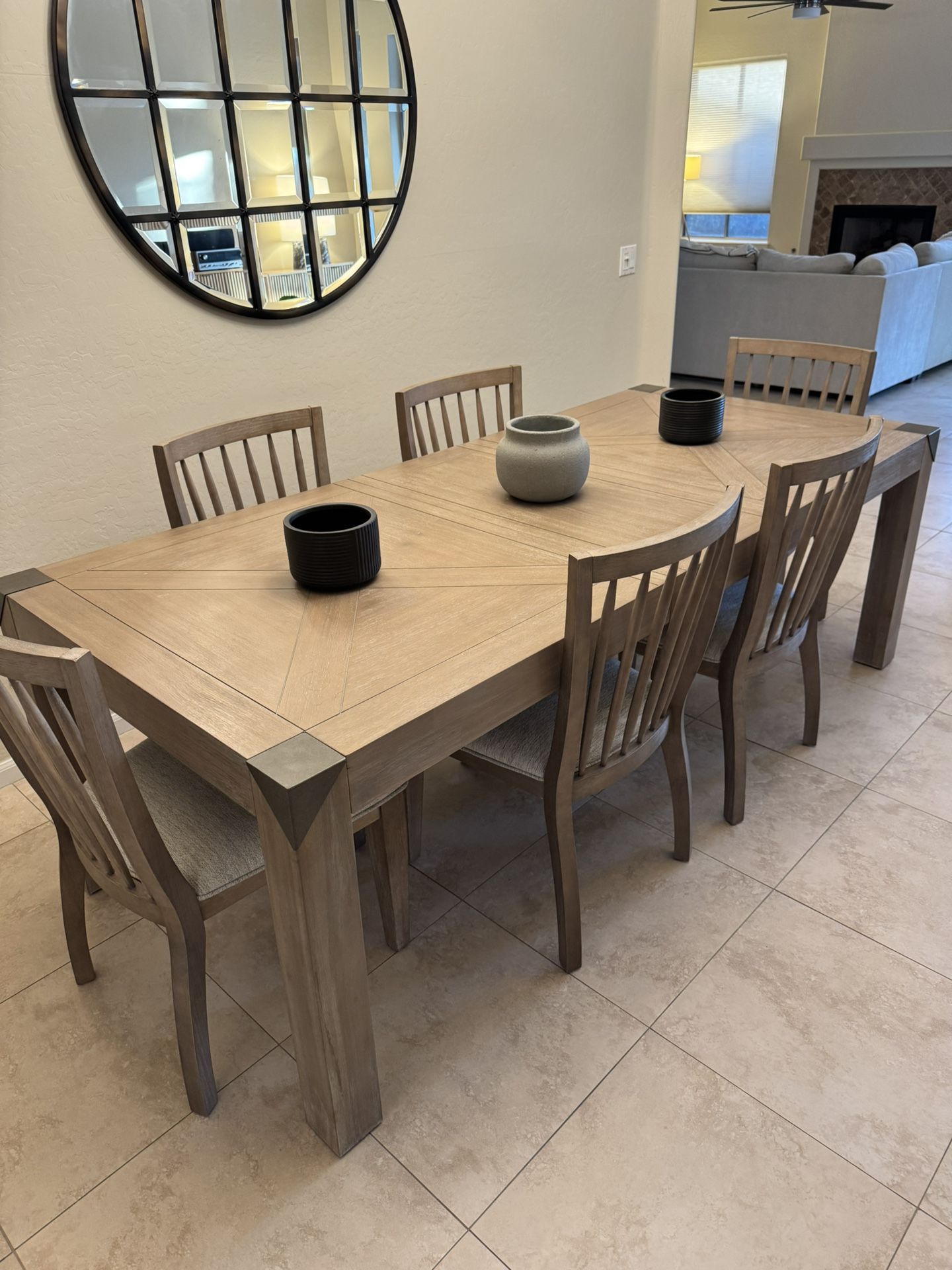 Dining Room Table With 6 Chairs - Barely Used