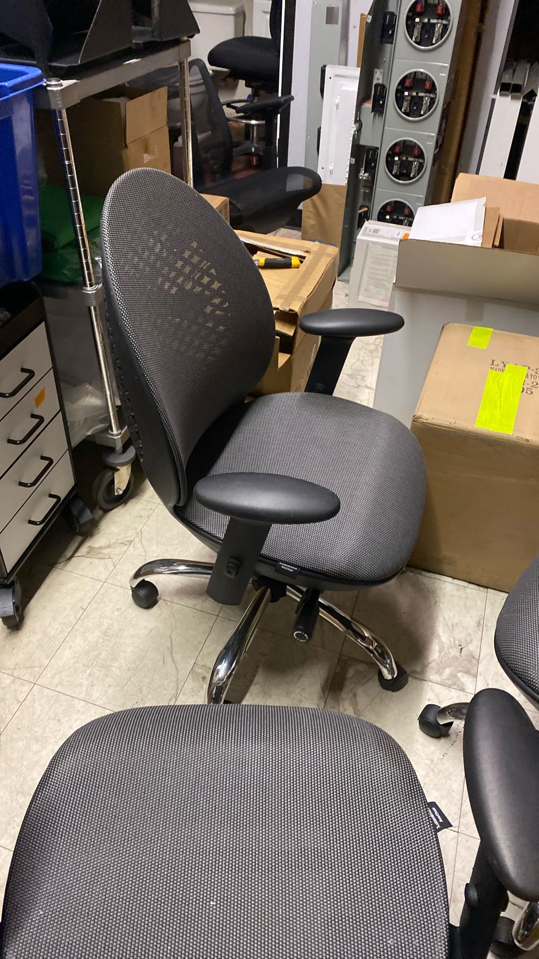 XUTONOMOUS. Office / Desk Chairs