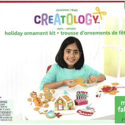Creatology Gingerbread Ornament Christmas Craft Kit  Makes 8 Felt Ornament NEW